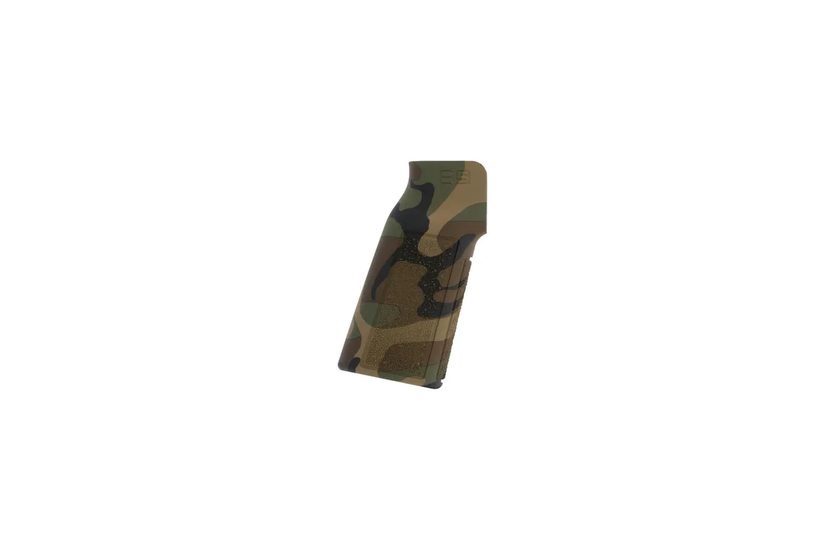 B5 Systems Type 22 P-Grip - Woodland - Pistol Grip for AR-15, vista 2
