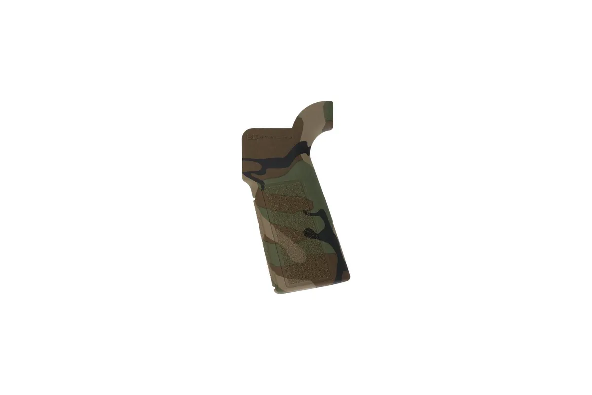 B5 Systems Type 23 P-Grip, Woodland Camo - High-Performance Grip - PGR-1187 - Pistol Grip for AR-15, vista 1