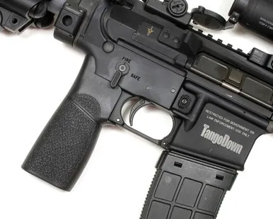 Bravo Company TangoDown BattleGrip Flip Grip - BLACK - Pistol Grip for AR-15, vista 1