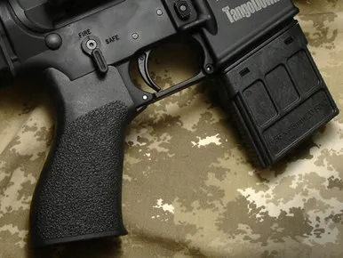 Bravo Company TangoDown BATTLEGRIP LARGE - BLACK - Pistol Grip for AR-15 - view 1