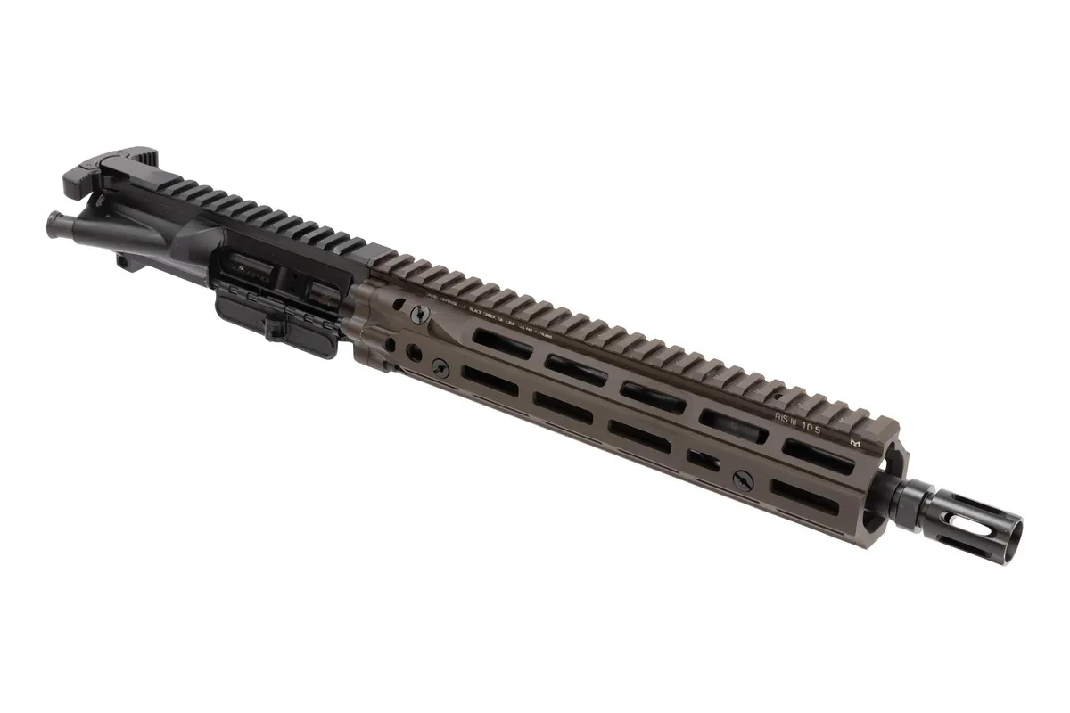 Daniel Defense DD4 RIIIS 5.56mm NATO Flat Dark Earth Upper Receiver Group 23-191-02397-011 - Upper Receiver for AR-15, vista 1