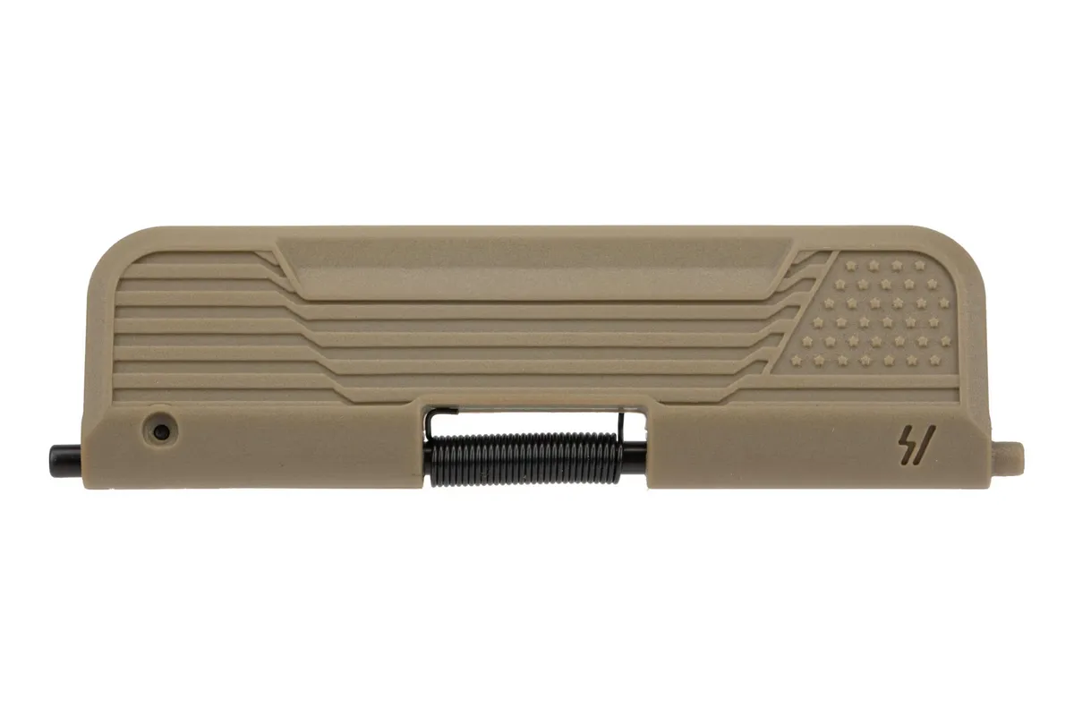 Strike Industries Enhanced Ultimate Dust Cover - Flag - Flat Dark Earth - Dust Cover for AR-15, vista 1