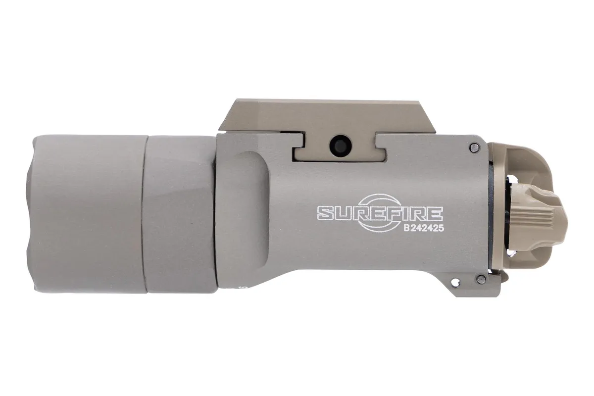 Surefire X300U-B Ultra Weapon Light for Picatinny Rail FDE - Light, vista 2