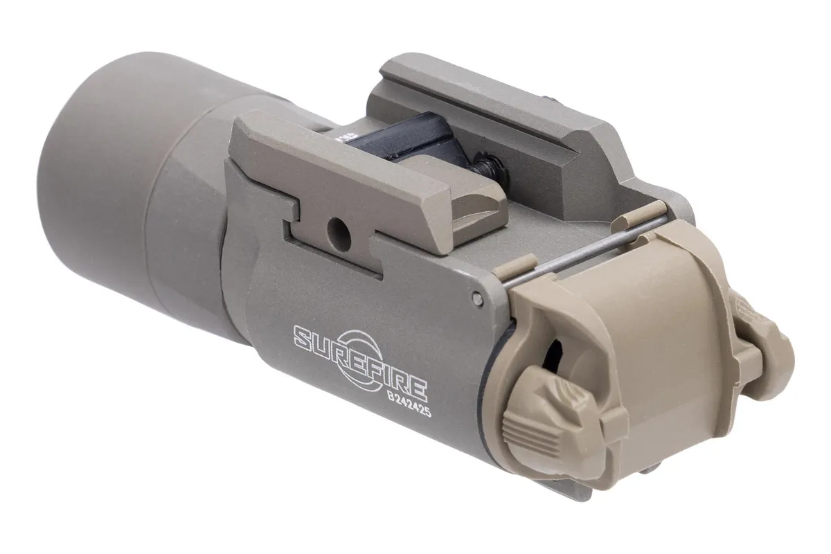 Surefire X300U-B Ultra Weapon Light for Picatinny Rail FDE - Light, vista 3